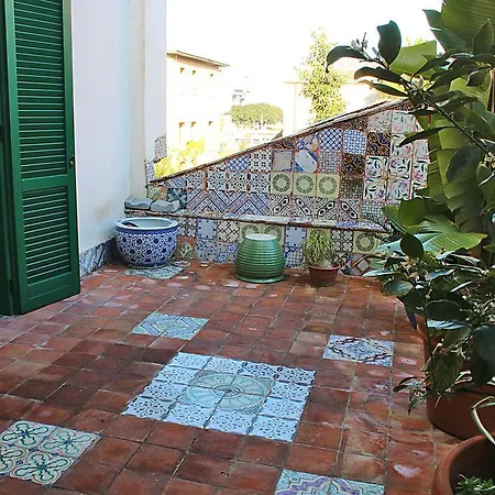 La Bella Guest house *